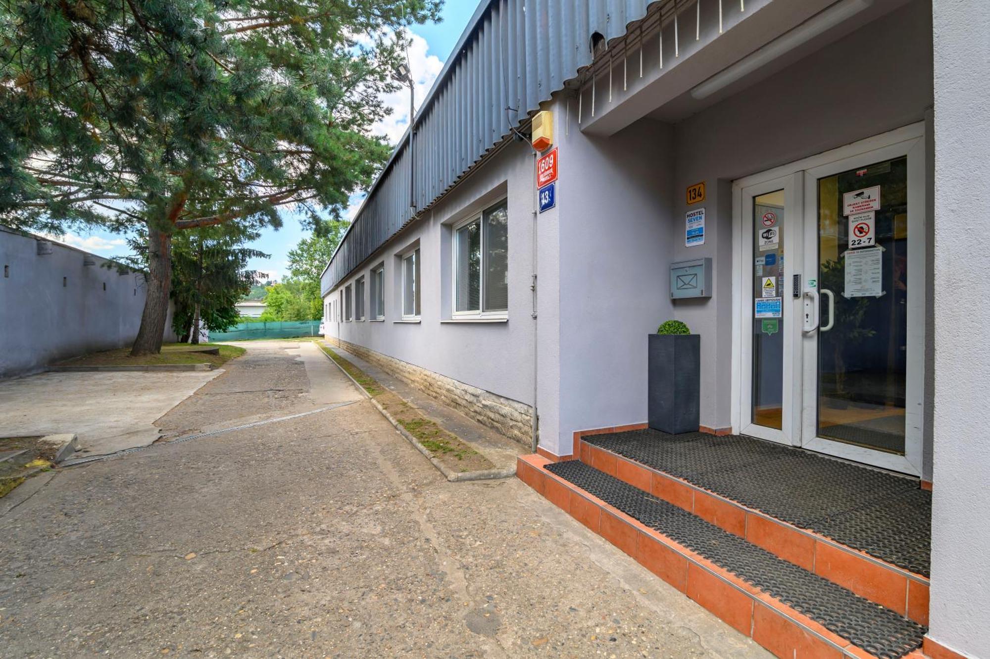 Hostel Seven Прага Екстер'єр фото