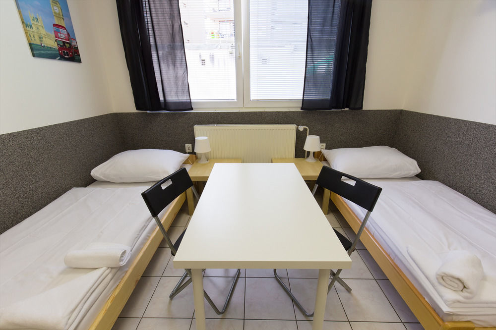 Hostel Seven Прага Екстер'єр фото